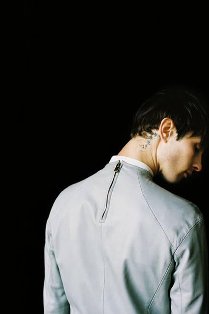 <strong>MN LAST｜エムエヌラスト</strong><br /><strong>2015-16年 秋冬コレクション</strong>　レザープルオーバー 6万6960円