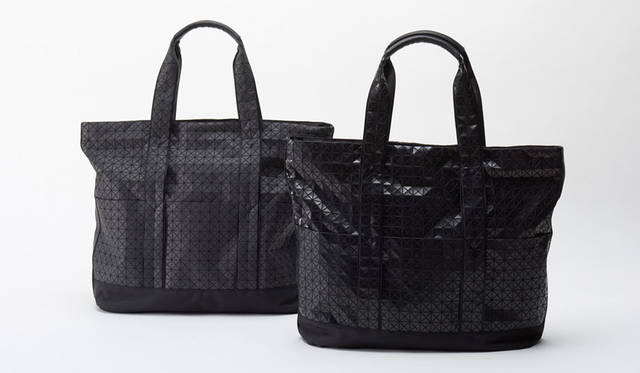 <strong>BAO BAO ISSEY MIYAKE｜バオ バオ イッセイ ミヤケ</strong><br />「SPORTS LINE」　