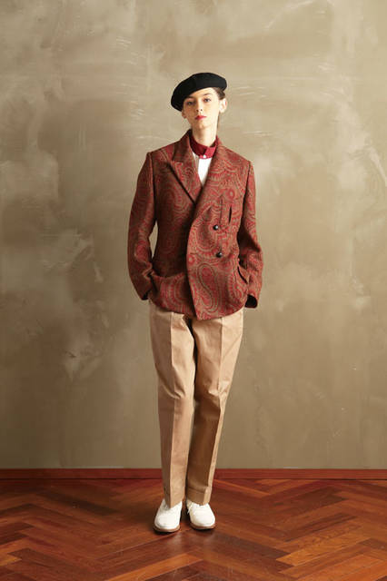 <strong>H.S. EQUIPMENT｜ハバーサック エキップメント</strong><br /><strong>2015-16年 秋冬コレクション</strong>　ジャケット 7万9920円、シャツ 1万9440円、パンツ 3万240円