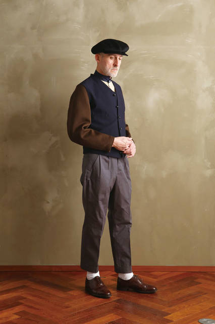 <strong>H.S. EQUIPMENT｜ハバーサック エキップメント</strong><br /><strong>2015-16年 秋冬コレクション</strong>　ジャケット 4万7520円、シャツ 1万9440円、パンツ 3万240円