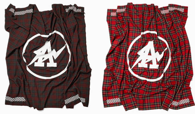 <strong>the POOL aoyama｜ザ・プール青山</strong><br />「OFF-BLACK ℅ VIRGIL ABLOH（オフ-ブラック ℅ ヴァージル アブロー）」　TARTAN CHECK BLANKET（RED /OVERDYE BLACK）各7万8840円