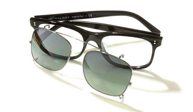 <strong>BURBERRY｜バーバリー</strong><br />BURBERRY FW15 MEN'S EYEWEAR COLLECTION　アイウェア 2万7000円、クリップオン 1万7280円