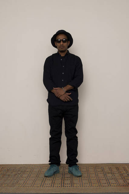 <strong>FUJITO｜フジト</strong><br /><strong>2015-16年 秋冬コレクション</strong>　O/D B.D.Shirt 2万3760円、O/D “Thea”Denim Jeans 3万240円、O/D Bush Hat 1万584円、Eye Wear collaborated with“ BLANC..” 2万3760円