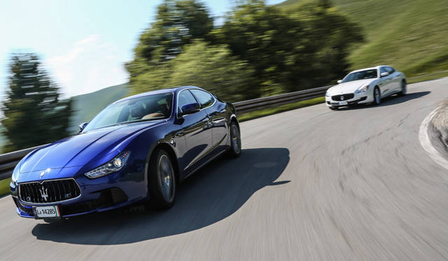 Maserati Quattroporte｜マセラティ クアトロポルテ（奥）、Maserati Ghibli｜マセラティ ギブリ（手前）