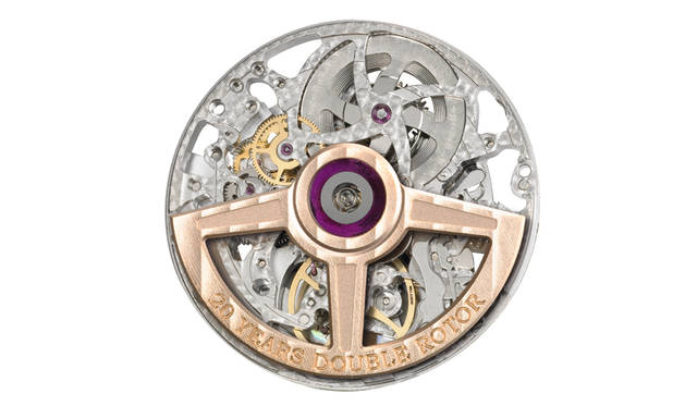 <strong>ファーストクラス ダブルローター スケルトン</strong><br />ケース｜ローズゴールド<br />直径｜42.5mm<br />厚さ｜10.7mm<br />ムーブメント｜自動巻き<br />防水｜5気圧<br />限定数｜77本<br />発売時期｜2015年10月予定<br />予価｜250万円<br />