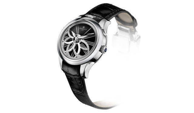 <strong>ダイヤモンドフラワー アミュティス</strong><br />ケース｜ステンレススチール<br />直径｜36.5mm<br />厚さ｜12.3mm<br />ムーブメント｜自動巻き<br />ストラップ｜アリゲーター<br />防水｜5気圧<br />発売時期｜2015年10月予定<br />予価｜78万円<br />