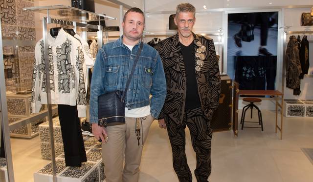 （左より）ルイ・ヴィトン　メンズアーティスティック・ディレクター のキム・ジョーンズ、スタイリストのジュディ・ブレイム