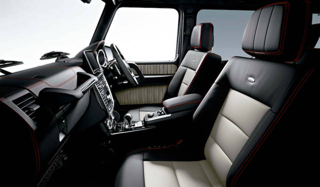 ブラック＆ポーセレン（白磁器）designoレザーシート内装