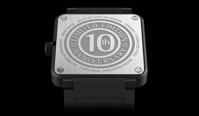 <strong>BR01 10thアニバーサリー</strong><br />ケース｜ブラックセラミック<br />サイズ｜縦横46mm<br />ムーブメント｜自動巻き（Cal.302）<br />ストラップ｜ブラックラバー（ブラックキャンバスストラップ付属）<br />防水｜100ｍ<br />限定数｜500本<br />発売時期｜2015年6～7月予定<br />予価｜65万8800円<br />