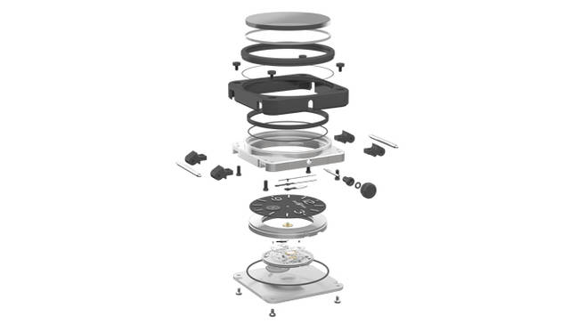 <strong>BR01 10thアニバーサリー</strong><br />ケース｜ブラックセラミック<br />サイズ｜縦横46mm<br />ムーブメント｜自動巻き（Cal.302）<br />ストラップ｜ブラックラバー（ブラックキャンバスストラップ付属）<br />防水｜100ｍ<br />限定数｜500本<br />発売時期｜2015年6～7月予定<br />予価｜65万8800円<br />