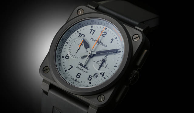 <strong>BR03-94 ラファール</strong><br />ケース｜ブラックセラミック<br />サイズ｜縦横42mm<br />ムーブメント｜自動巻き<br />機能｜クロノグラフ（30分積算計、タキメータースケール）、日付表示<br />ストラップ｜ブラックラバー（ブラックキャンバスベルト付属）<br />防水｜100ｍ<br />限定数｜500本<br />発売時期｜2015年9月予定<br />予価｜79万9200円<br />