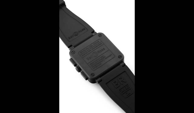 <strong>BR03-94 ラファール</strong><br />ケース｜ブラックセラミック<br />サイズ｜縦横42mm<br />ムーブメント｜自動巻き<br />機能｜クロノグラフ（30分積算計、タキメータースケール）、日付表示<br />ストラップ｜ブラックラバー（ブラックキャンバスベルト付属）<br />防水｜100ｍ<br />限定数｜500本<br />発売時期｜2015年9月予定<br />予価｜79万9200円<br />