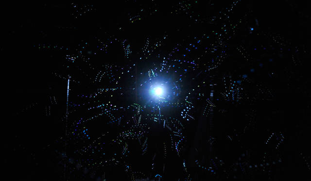 なかでも圧巻だったのは、シャボン玉のインスタレーション。ドン ペリニヨンのやわらかなで上品な泡を地上で表現したものだ