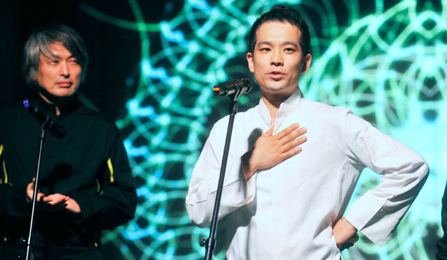 この日のディナーを手がけたのは、今年ラボラトリー「SUGALABO」をオープンしたばかりの気鋭料理人、須賀洋介氏