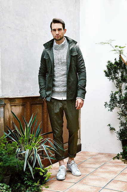 <strong>junhashimoto｜ジュンハシモト</strong><br /><strong>2015-16年 秋冬コレクション</strong>　アウター 7万5600円、パンツ 2万8080円