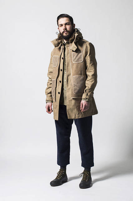 <strong>meanswhile｜ミーンズワイル</strong><br /><strong>2015-16年 秋冬コレクション</strong>　コート6万9120円、ベスト2万4840円、パンツ2万3760円