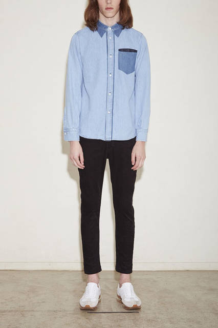 <strong>NuGgETS｜ナゲッツ</strong><br /><strong>2015-16年 秋冬コレクション</strong>　シャツ2万3760円、パンツ1万9980円