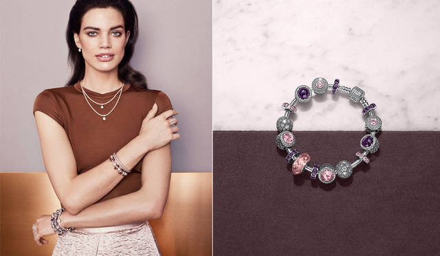 <strong>PANDORA｜パンドラ</strong><br />「PANDORA Autumn collection 2015」　右／合計11万5020円