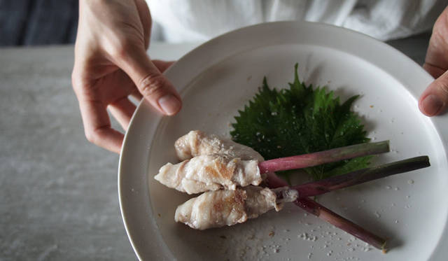 メニューはお任せのみの5000円。「食べ終わったら、たくさん野菜を食べていた」というメニュー構成になっている