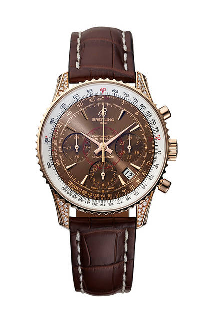 <strong>モンブリラン 01 リミテッド タカシマヤ 特別仕様</strong><br />ケース｜18Kレッドゴールド<br />直径｜40mm<br />ムーブメント｜自動巻き（Cal.01）<br />機能｜クロノグラフ（12時間積算計、30分積算計）、日付表示、両方高回転ベゼルで操作する回転計算尺<br />ストラップ｜クロコストラップ<br />防水｜3気圧<br />限定数｜2本<br />価格｜321万8400円