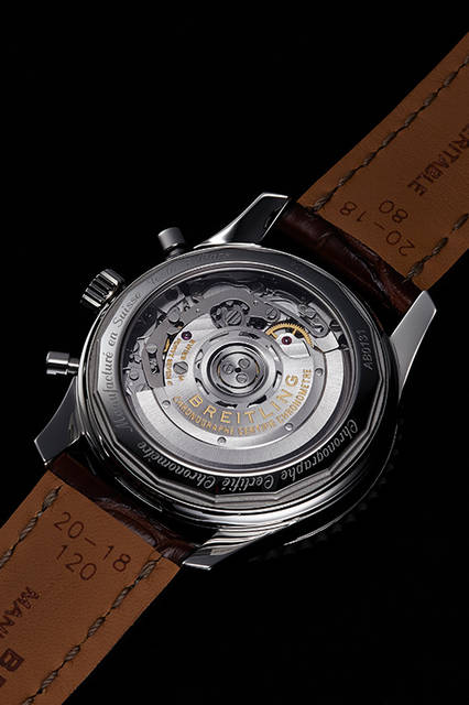 <strong>モンブリラン 01 リミテッド タカシマヤ 特別仕様</strong><br />ケース｜18Kレッドゴールド<br />直径｜40mm<br />ムーブメント｜自動巻き（Cal.01）<br />機能｜クロノグラフ（12時間積算計、30分積算計）、日付表示、両方高回転ベゼルで操作する回転計算尺<br />ストラップ｜クロコストラップ<br />防水｜3気圧<br />限定数｜12本<br />価格｜321万8400円