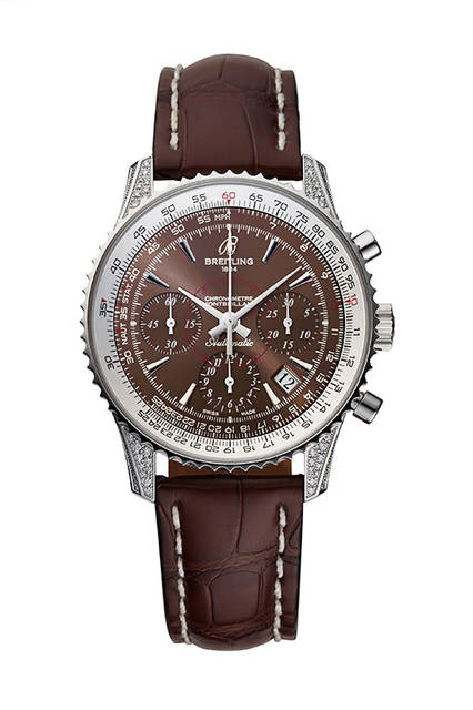 <strong>モンブリラン 01 リミテッド タカシマヤ 特別仕様</strong><br />ケース｜18Kレッドゴールド<br />直径｜40mm<br />ムーブメント｜自動巻き（Cal.01）<br />機能｜クロノグラフ（12時間積算計、30分積算計）、日付表示、両方高回転ベゼルで操作する回転計算尺<br />ストラップ｜クロコストラップ<br />防水｜3気圧<br />限定数｜12本<br />価格｜321万8400円