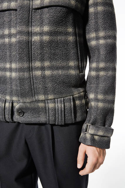 チェックの表現もムラ感のある仕上がりにすることで、より豊かな表情となっている