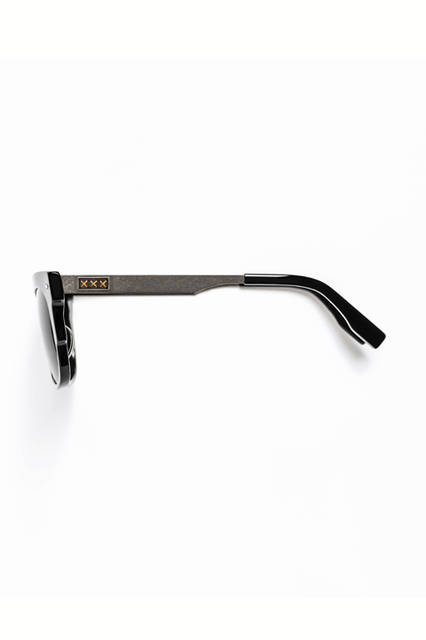 サングラス17万8200円／エルメネジルド ゼニア