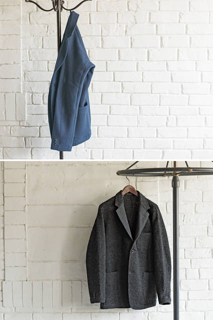 メルトンWフェイスとニット素材のジャケットはともに動体裁断+動体縫製ブランド「インダスタイル トウキョウ」とのコラボアイテム。人体の動きにフィットしながら、動きを妨げないストレスフリーな着心地が特徴だ。<br /><br />（写真上）ジャケット10万3680円※9月中旬〜10月上旬入荷予定／ヨウジヤマモト＜阪急メンズ大阪2階・阪急メンズ東京2階＞<br /><br />（写真下）ジャケット10万1520円※9月中旬〜10月上旬入荷予定／ヨウジヤマモト＜阪急メンズ大阪2階・阪急メンズ東京2階＞