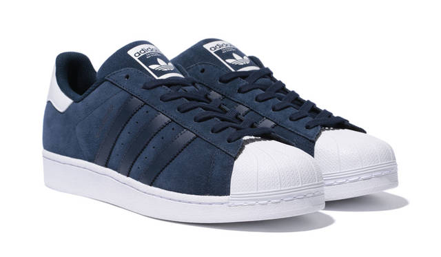 <strong>adidas Originals｜アディダス オリジナルス</strong><br />「Superstar ABC」1万800円（10月 ABC-MART各店にて発売開始予定）