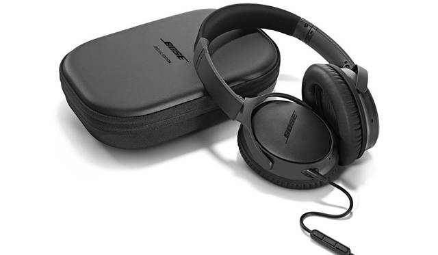 <strong>BOSE｜ボーズ</strong><br />「Bose® QuietComfort®25 Acoustic Noise Cancelling headphones Special Edition Triple Black」3万7800円