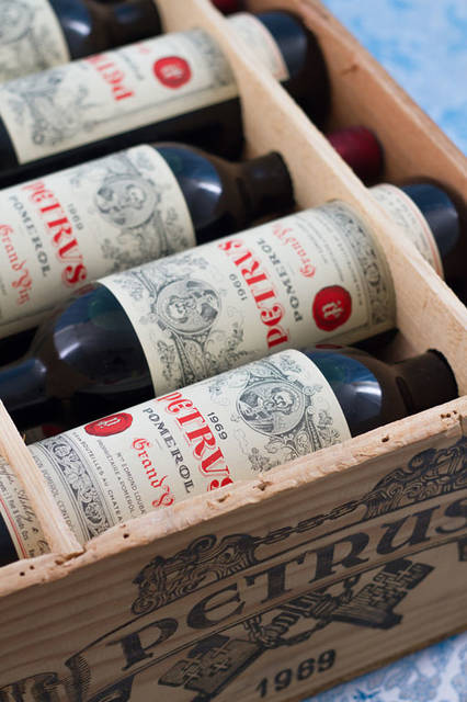 <strong>Acker Merrall｜アッカー・メラル</strong><br />オークション当日に出品予定のワイン　「Chateau Petrus（シャトー・ペトリュス） 1969」（12本）$112,000.00