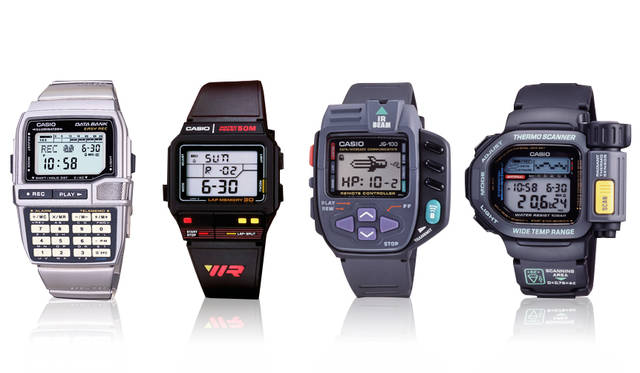 多機能化の代表的な歴代モデルを「ビジネス」「健康・フィットネス」「エンターテイメント」「アウトドア」の４つの分野に分けて展示。左からICレコーダー機能を搭載したDBC-V500。ラップメモリー機能を搭載したSDB-300W。対戦ゲーム機能を搭載したJG-100。放射温度計測機能を搭載したTSR-100