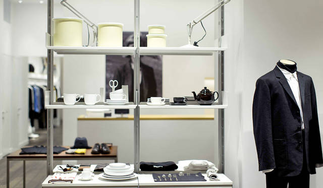 <strong>MARGARET HOWELL｜マーガレット・ハウエル</strong><br />「マーガレット・ハウエル ショップ＆コーヒー 京都BAL」