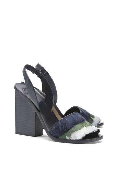 サンダル 7万5600円