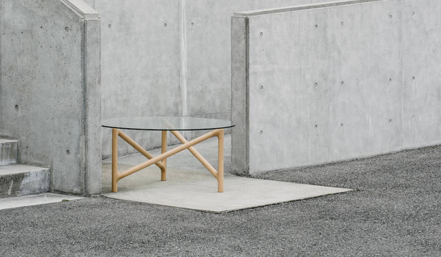 <strong>r｜アール</strong><br />Low Table 9万8000円
