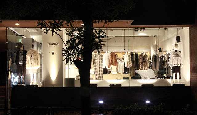 <strong>CONVERSE TOKYO｜コンバース トウキョウ</strong><br />「CONVERSE TOKYO AOYAMA（コンバース トウキョウ 青山）」