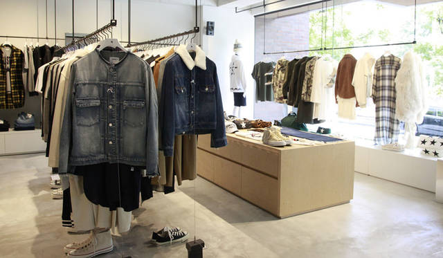 <strong>CONVERSE TOKYO｜コンバース トウキョウ</strong><br />「CONVERSE TOKYO AOYAMA（コンバース トウキョウ 青山）」