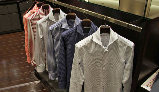 <strong>土井縫工所</strong><br />阪急メンズ大阪 1階 メンズアクセサリーズフロア「土井縫工所 Made To Measure Shirts Shop（常設店）」