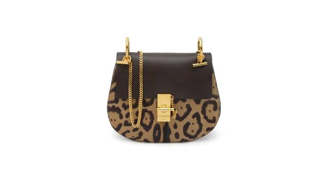 DREW  SMALL SHOULDER BAG WITH CHAIN ［W23.5×Ｈ21×D8ｃｍ］ 24万6240円<br />※ポップアップストア限定アイテム