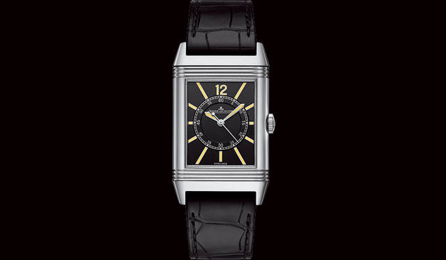 <strong>ONLY MI「グランド・レベルソ 1931 セントラル・セコンド」</strong><br />ケース｜ホワイトゴールド<br />サイズ｜縦46.8×横27.4㎜<br />厚さ｜9.2㎜<br />ムーブメント｜自動巻き(Cal.966A)<br />パワーリザーブ｜38時間<br />ストラップ｜アリゲーター<br />防水｜3気圧<br />※反転式ケースの裏面はエングレービングなどパーソナライズが可能な鏡面仕上げ