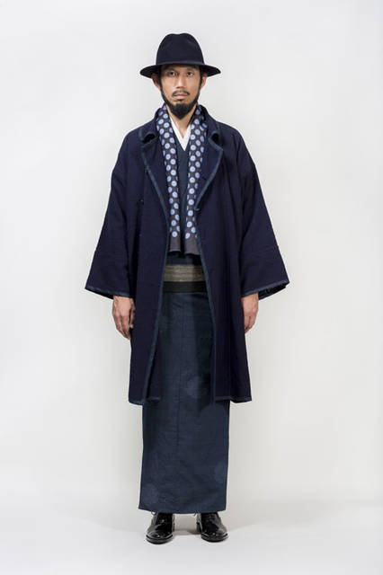<strong>Y. & SONS｜ワイ＆サンズ</strong><br />2015-16年秋冬コレクション　「結城紬雪輪」