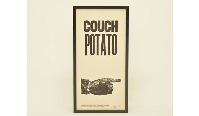 <strong>journal standard Furniture｜ジャーナル スタンダード ファニチャー</strong><br />A TWO PIPE PROBLEM LETTERPRESS×journal standard Furniture　「COUCH POTATO」各1万6740円