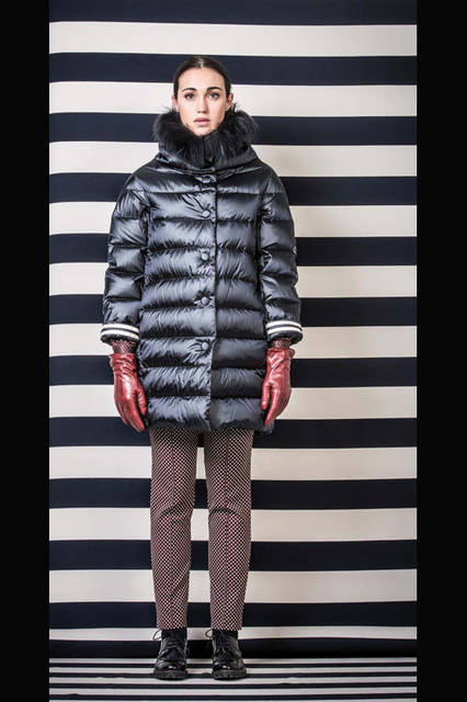 <strong>MARINA YACHTING｜マリーナ ヨッティング</strong><br />2015-16年秋冬コレクション　アウターウェア11万6640円、グローブ2万520円