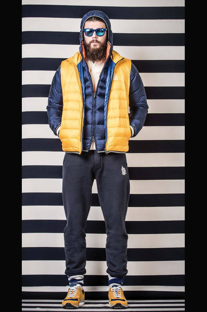 <strong>MARINA YACHTING｜マリーナ ヨッティング</strong><br />2015-16年秋冬コレクション　アウターウェア6万5880円、パンツ2万4840円