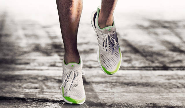 <strong>adidas｜アディダス</strong><br />「ultra boost collective by kolor（ウルトラ ブースト コレクティブ バイ カラー）」