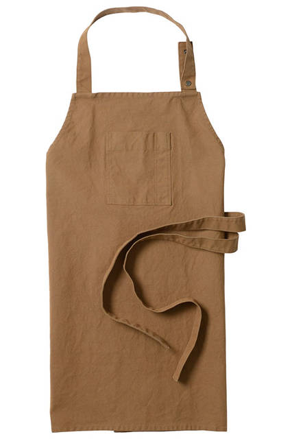 <strong>MARGARET HOWELL｜マーガレット・ハウエル</strong><br />「MARGARET HOWELL FOR TATE」コラボレーションアイテム　エプロン 1万6200円