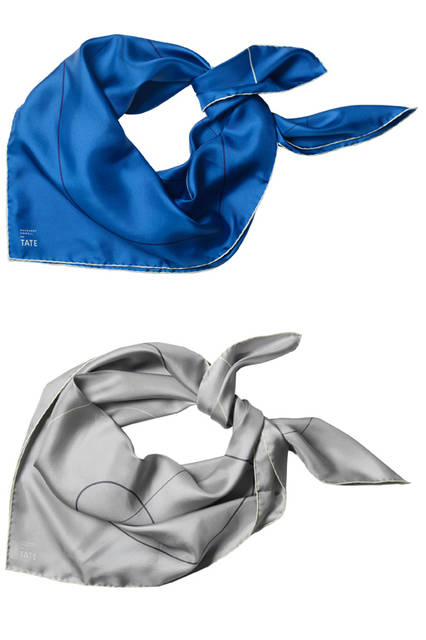 <strong>MARGARET HOWELL｜マーガレット・ハウエル</strong><br />「MARGARET HOWELL FOR TATE」コラボレーションアイテム　スモールスカーフ(45×45cm) 各2万520円