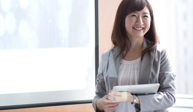 セミナーは女性の製品開発スタッフがナビゲート。女性同士、肌悩みに関する共感は尽きないもの。これまで誰も教えてくれなかった乾きのメカニズムや、正しい保湿の方法を女性目線からリアルに解説してくれる本企画では、“かゆいところに手が届く” ような発見に出合えるはず！