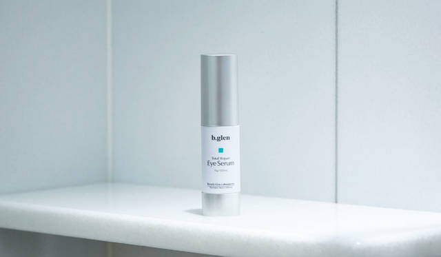 トータルリペア　アイセラム 乾燥、シワ、くま、くすみ、たるみ、ゆるみと立ち向かう1本6役の目元用美容液。ベタつかず、ふっくらとした目元に。15g　1万2960円